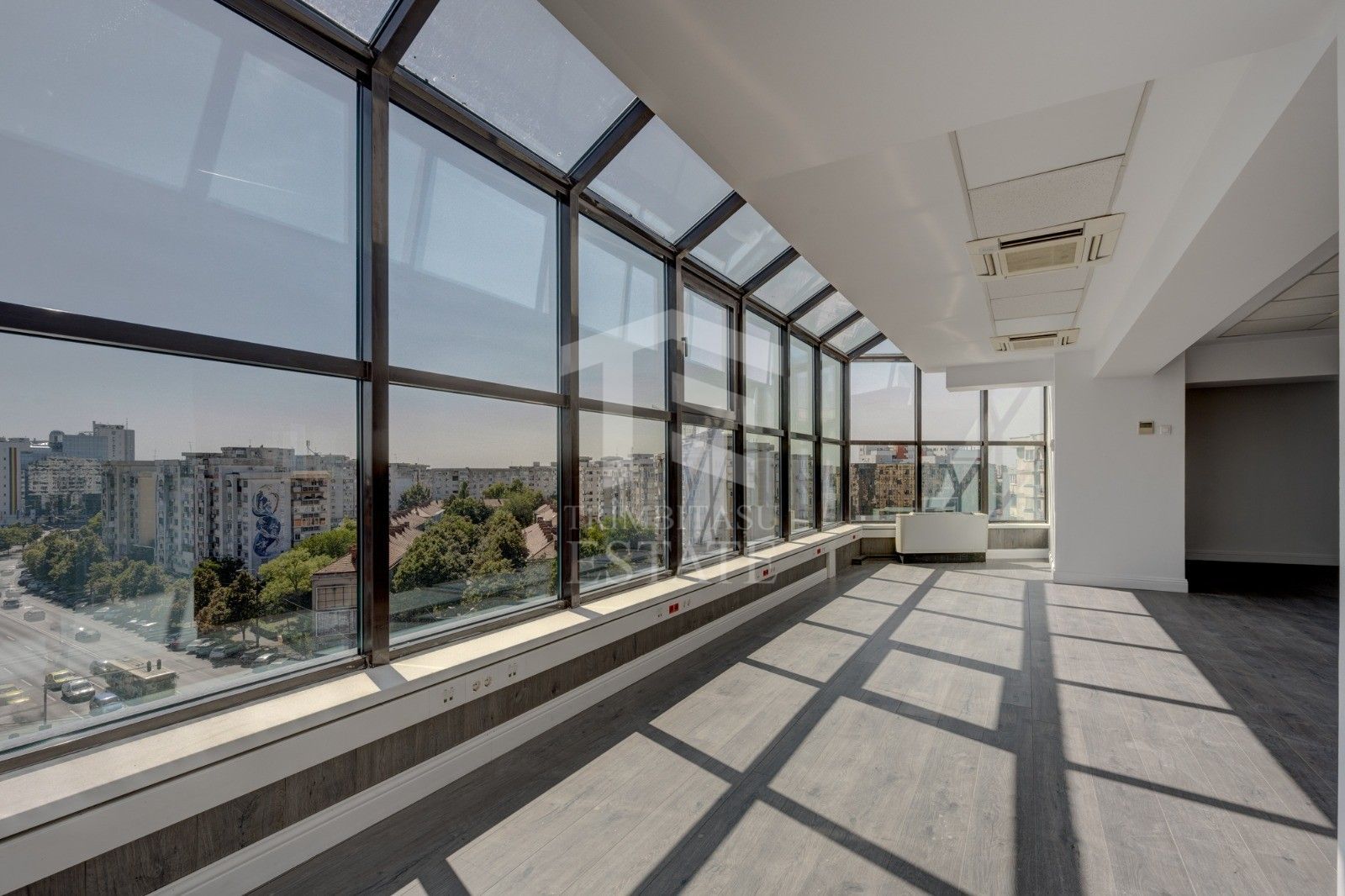 PLOIESTI -ultracentral | Spatii comerciale de inchiriat de la 21mp - Poză 6