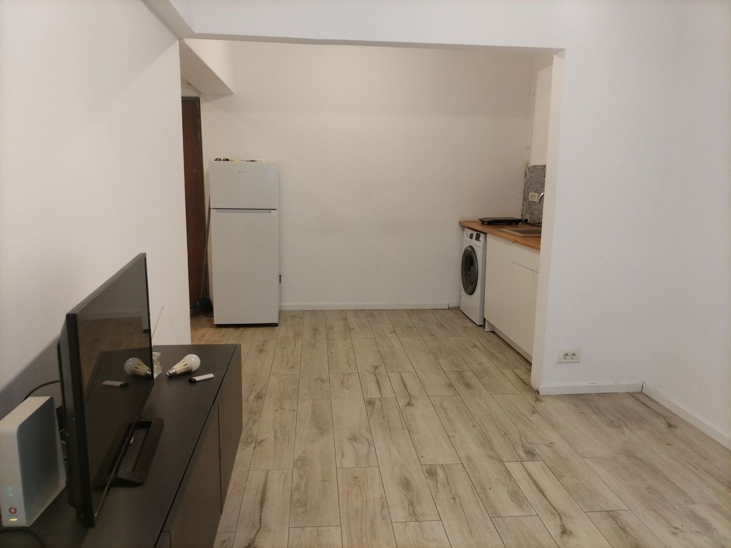 Apartament 2 camere zona Steaua etaj 1 - Poză 2