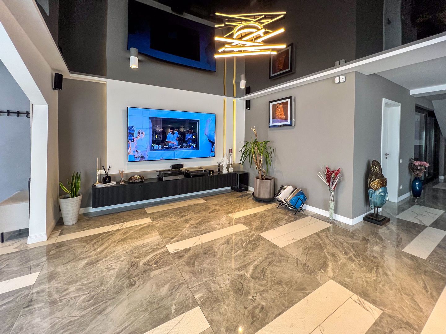 Ready to move  |  Vila premium cu piscina și jacuzzi încălzite - Poză 24