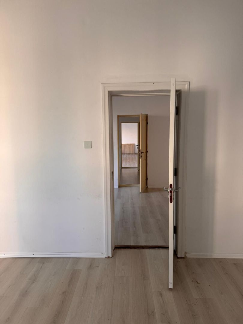 Cladire birouri / spatiu comercial - 584 mp  - Comision ZERO - Poză 16