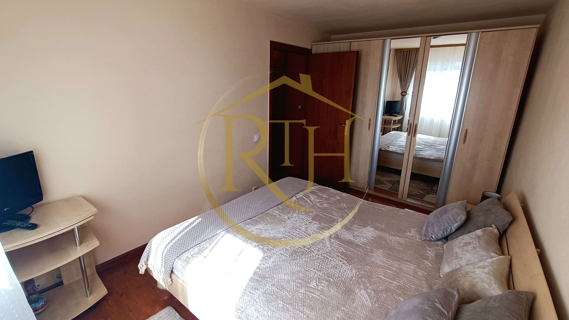 Se inchiriaza apartament cu 3 camere spatios si luminos – zona Olimpia - Poză 6