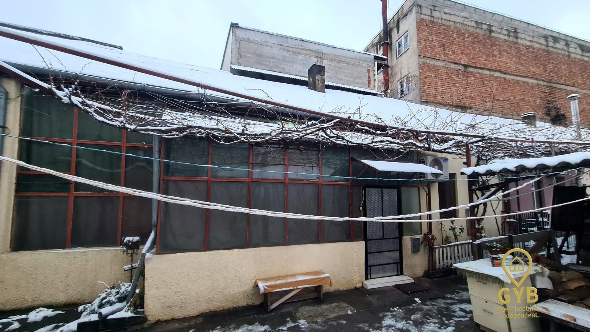 Casa cu de vanzare cu 2 camere Ultracentral, pe Tudor Vladimirescu - Poză 11