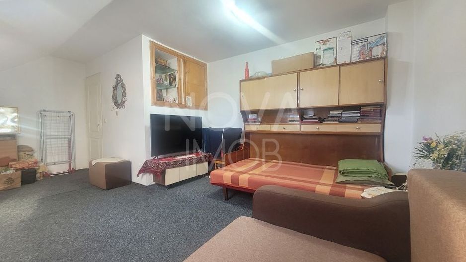 Apartament tip mansarda cu balcon, mobilat-utilat, Valea Aurie - Poză 9