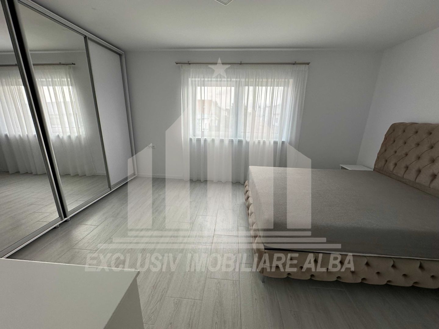 Casa de inchiriat zona Cetate, mobilata si utilata modern - Poză 2