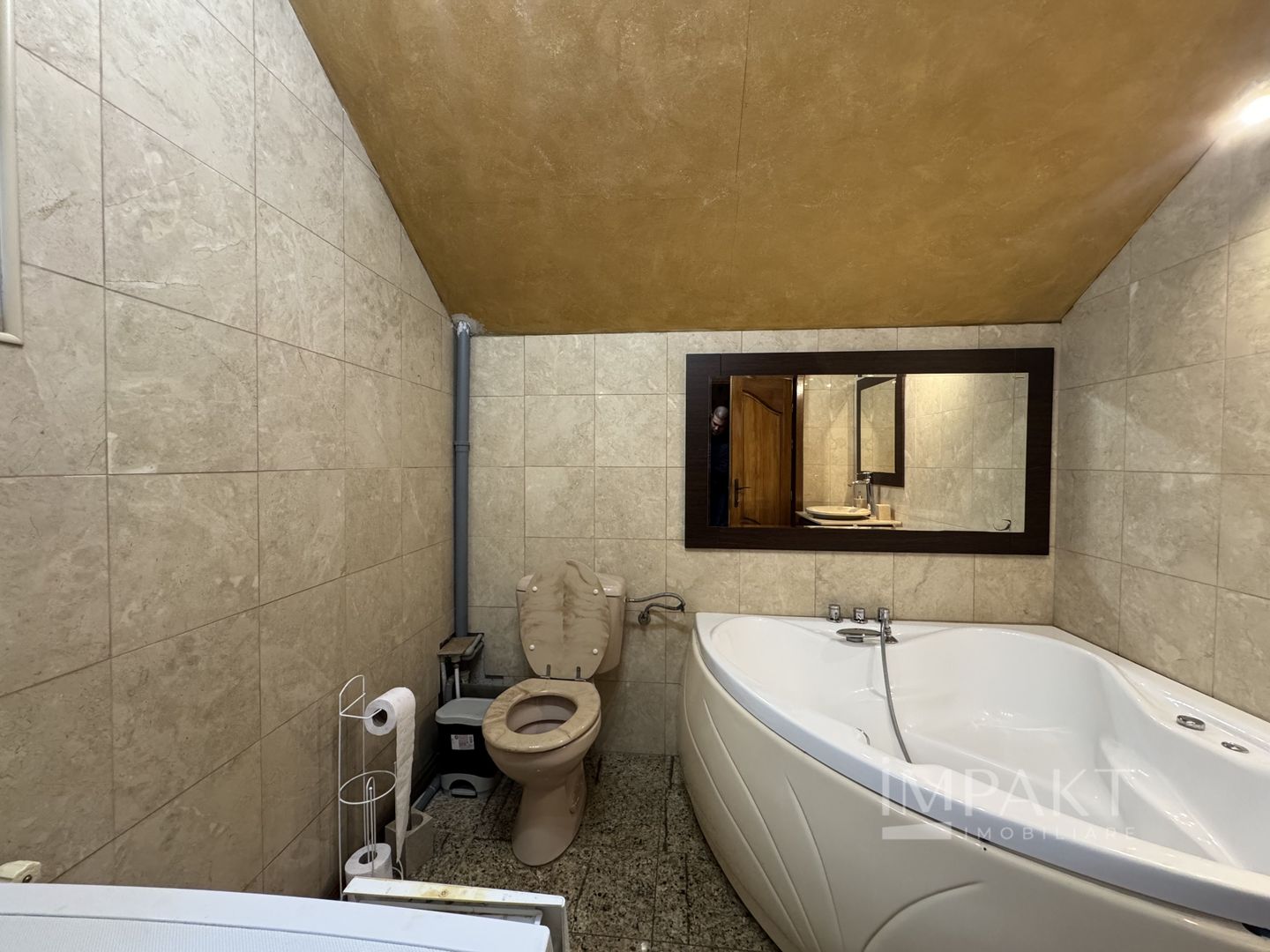 apartament 3 camere 100 mp pe 2 etaje zona Horea central, de închiriat - Poză 15