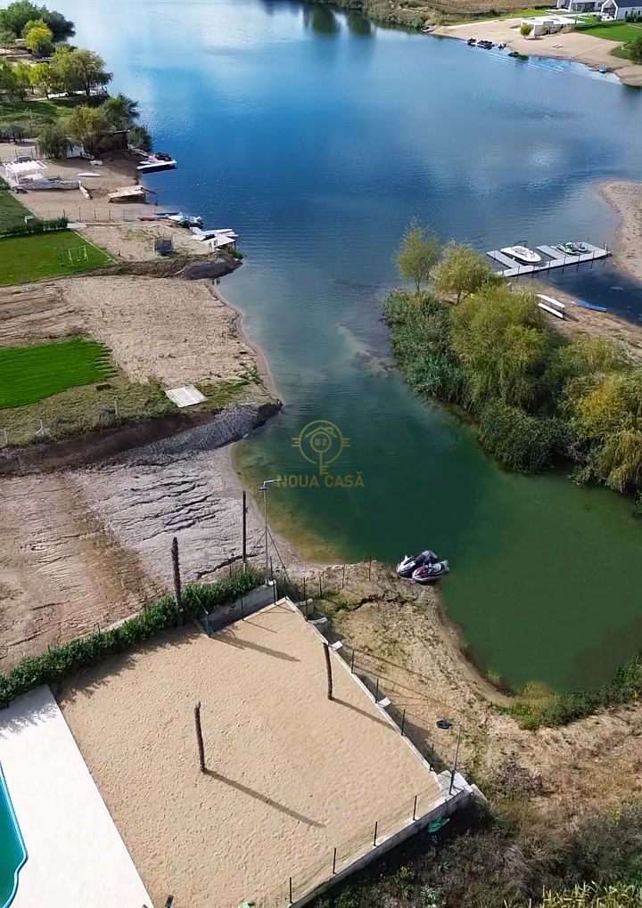 Vila de vanzare in APA-NORD  cu 2 Piscine/Zona de Relaxare/Acces lac - Poză 28