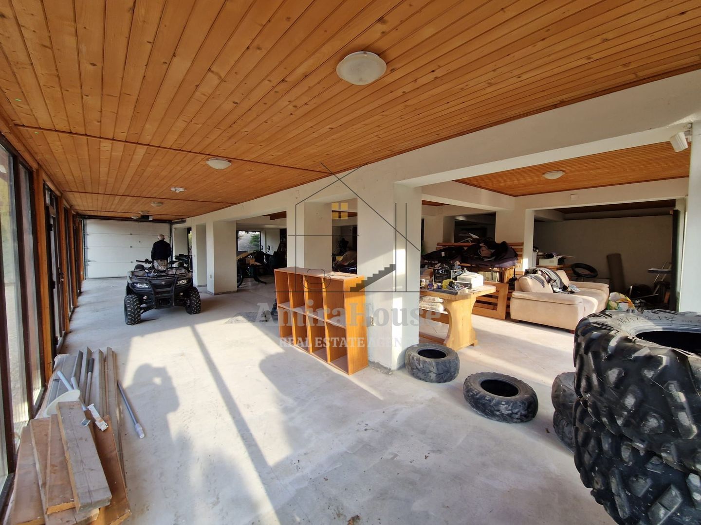 Casa din lemn D+P+M de 400 mp utili si teren 3.000 mp zona Faget - Poză 24