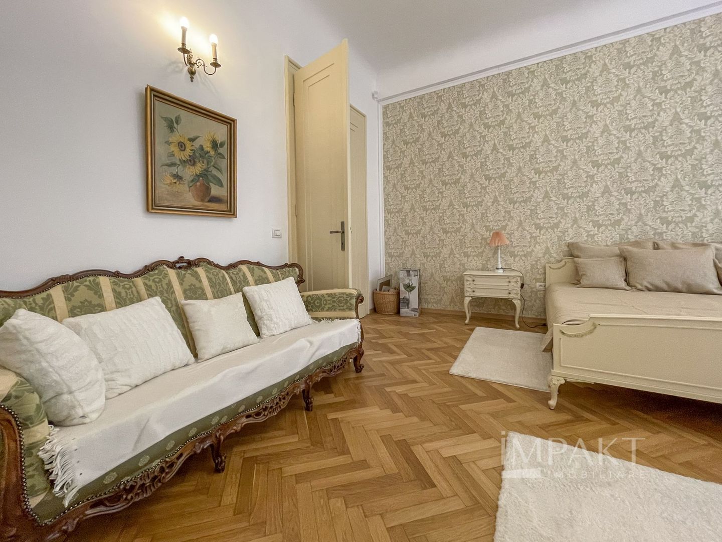 Apartament deosebit cu 3 camere, curte si parcare, aproape de Centru - Poză 7
