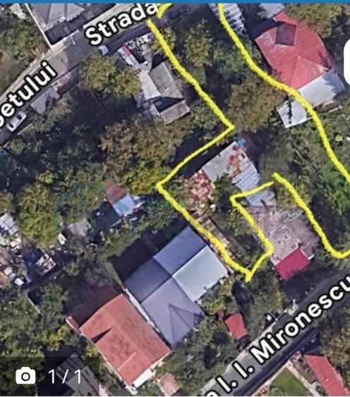 Teren cu casă bătrânească de vânzare, zona Podul de Fier, Iași - Poză 1