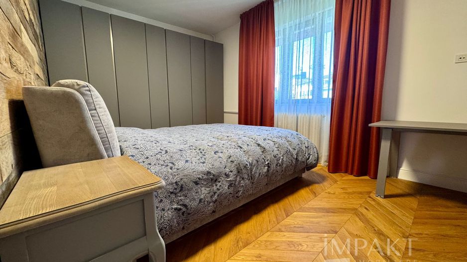De inchiriat-Apartament cu 4 camere, Garaj și Parcare | Zona Centrala - Poză 4
