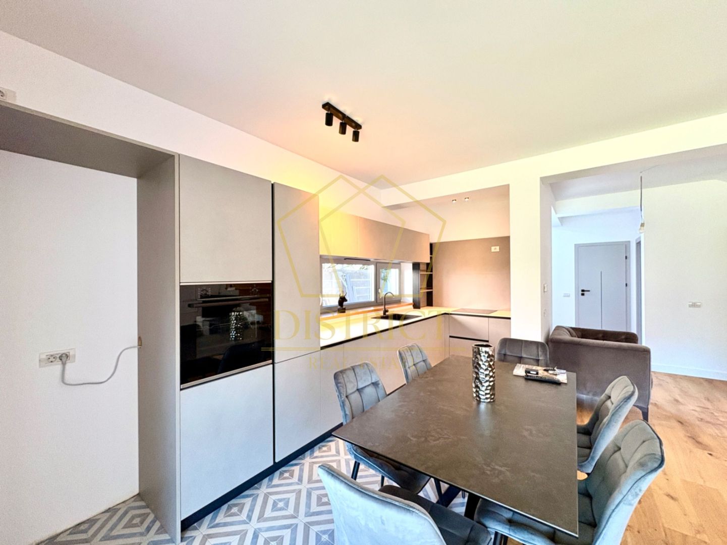 Duplex superb cu 4 camere, mobilat si utilat | Mosnita Noua - Poză 3