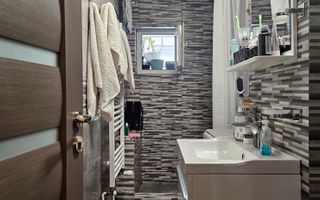 Apartament cu trei camere, zona Racadau 67 mp - Poză 7