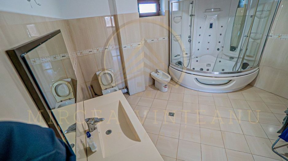 Lazu - Vila de vânzare compusă din P+1E+M. - Poză 33