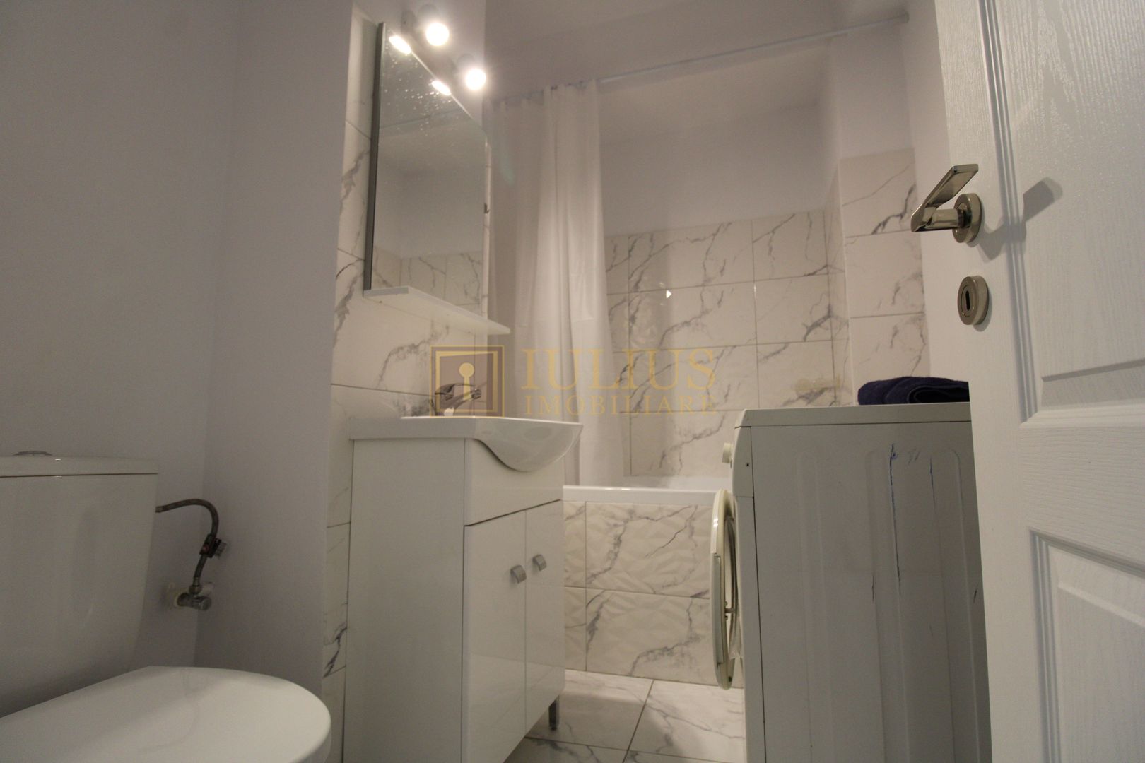 3 camere decomandate, balcon generos de 17 mp, bloc modernizat-Gh Lazăr - Poză 34