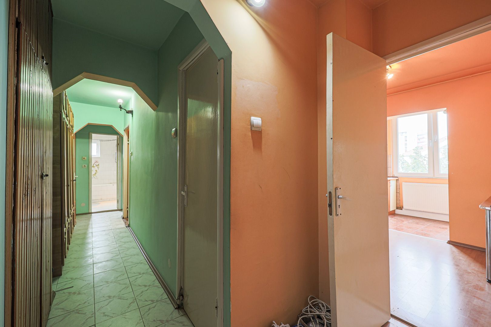 Rezervat Apartament cu 3 camere decomandat in Zona 300 - Poză 5