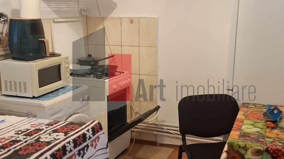 Garsoniera de inchiriat in zona Damaroaia - Poză 4