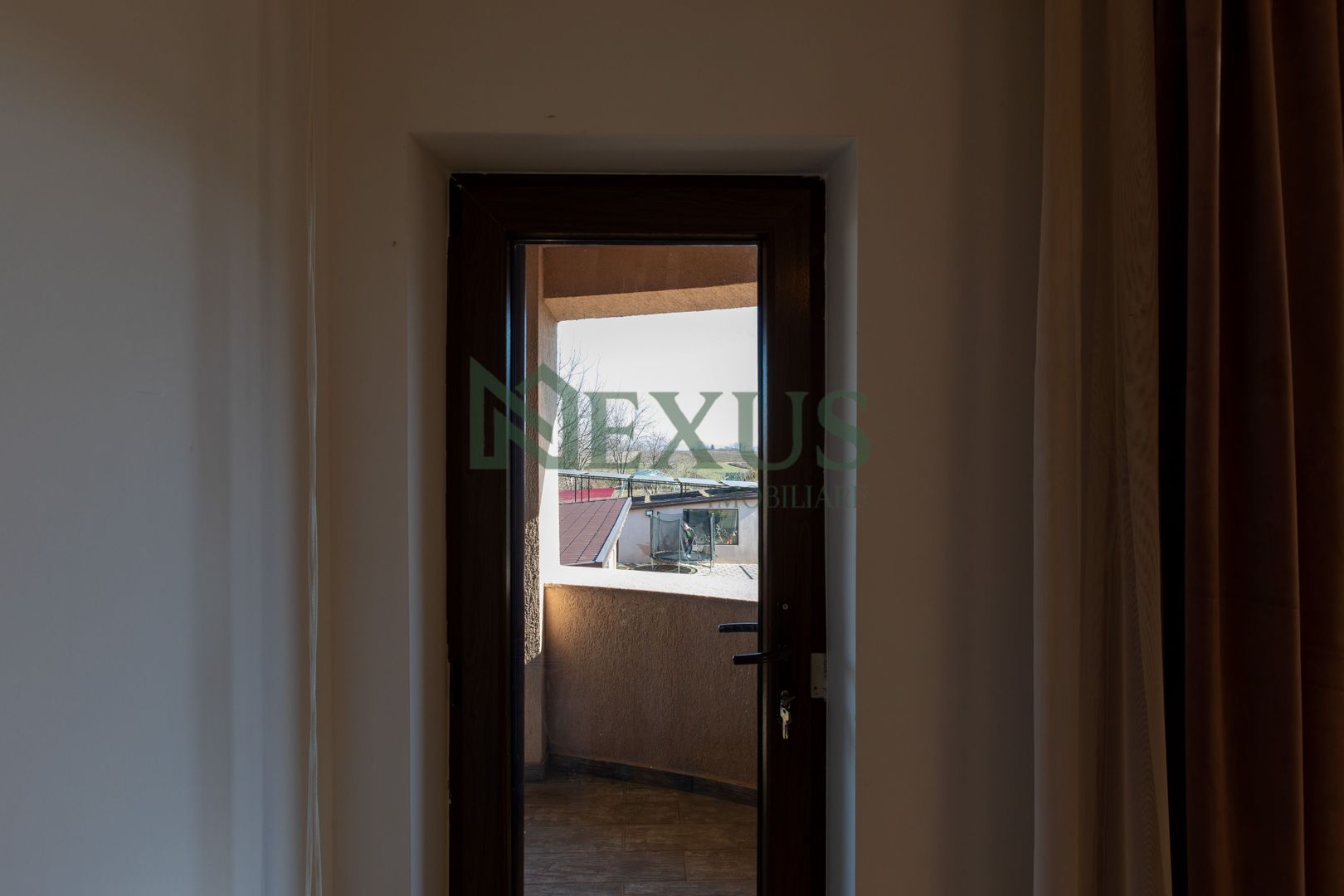 Casă/Vilă modernă de vânzare la intrare în Bogdan Vodă, județul Bacău. - Poză 50