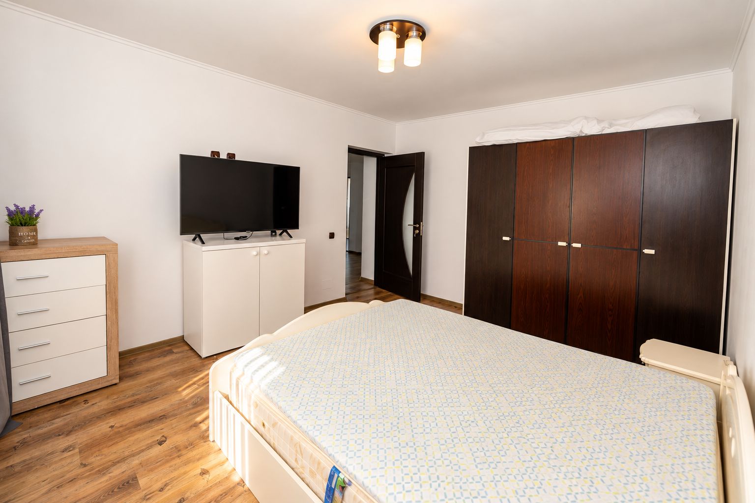 Apartament 2 camere de vanzare, 67mp mobilat, parcare, bloc cu 6 ap. - Poză 8
