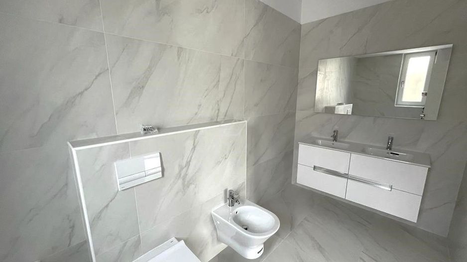 COMISION 0! Duplex finalizat cu 5 camere si 3 bai. Panouri fotovoltaice. - Poză 5