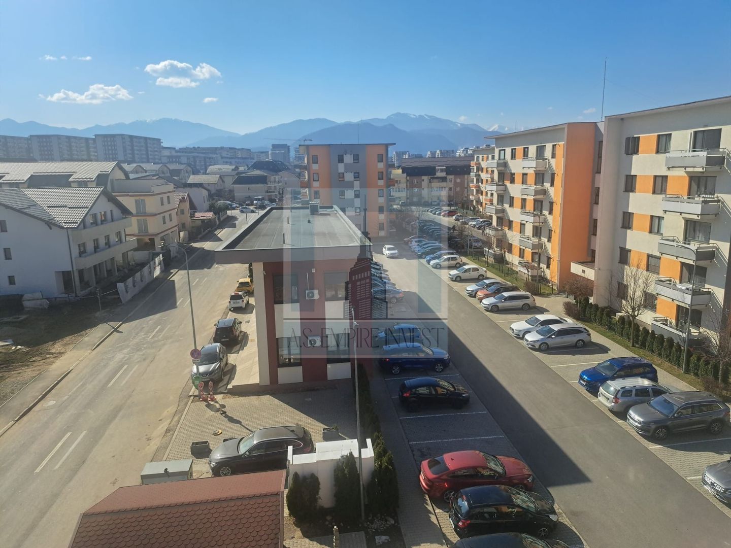 Apartament 3 camere + loc de parcare - zona Tractorul/Nicolae Labis - Poză 1