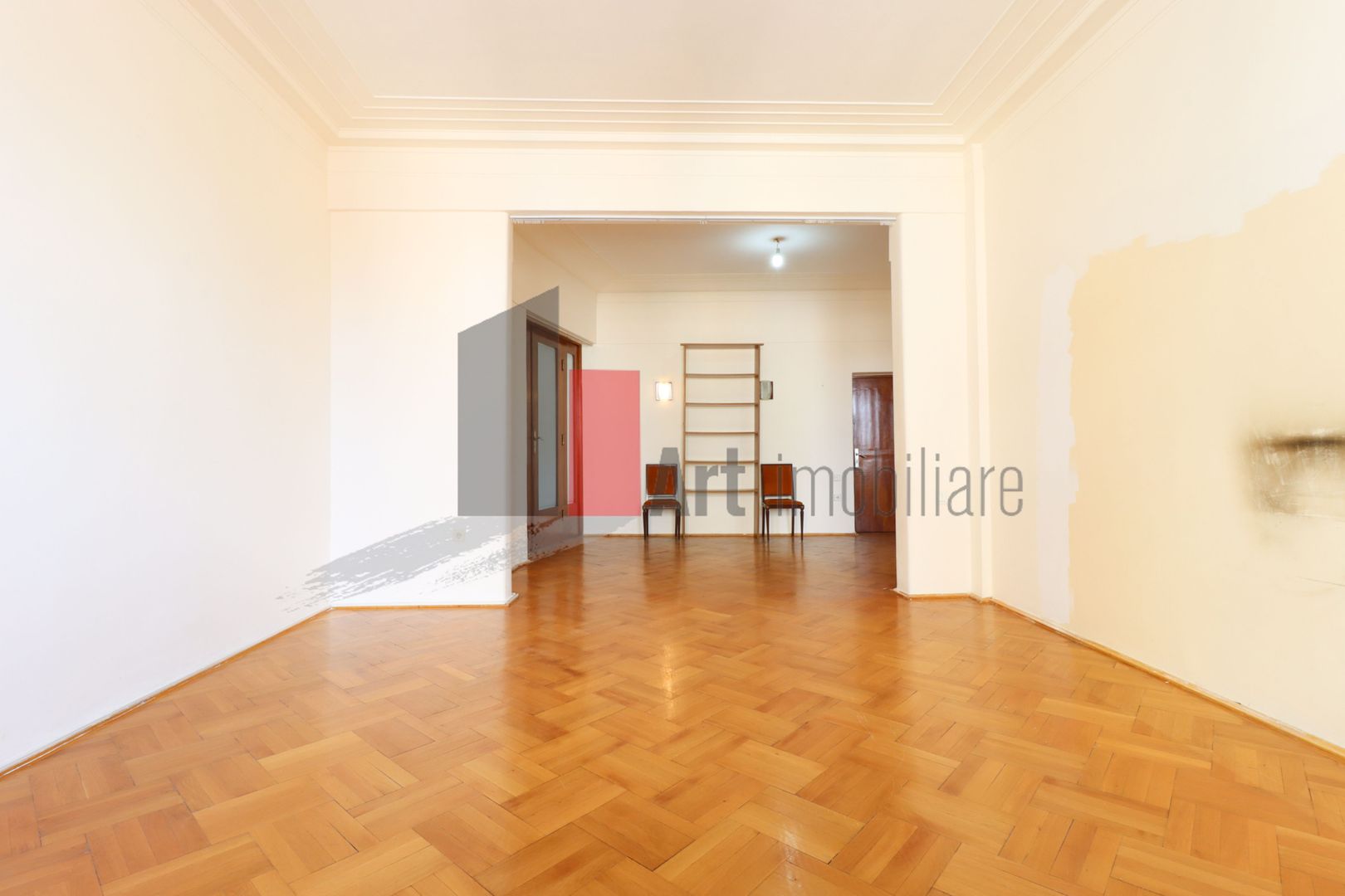 Apartamentul "DEKORA", bloc Art Deco, interior compartimentat de exceptie - Poză 4