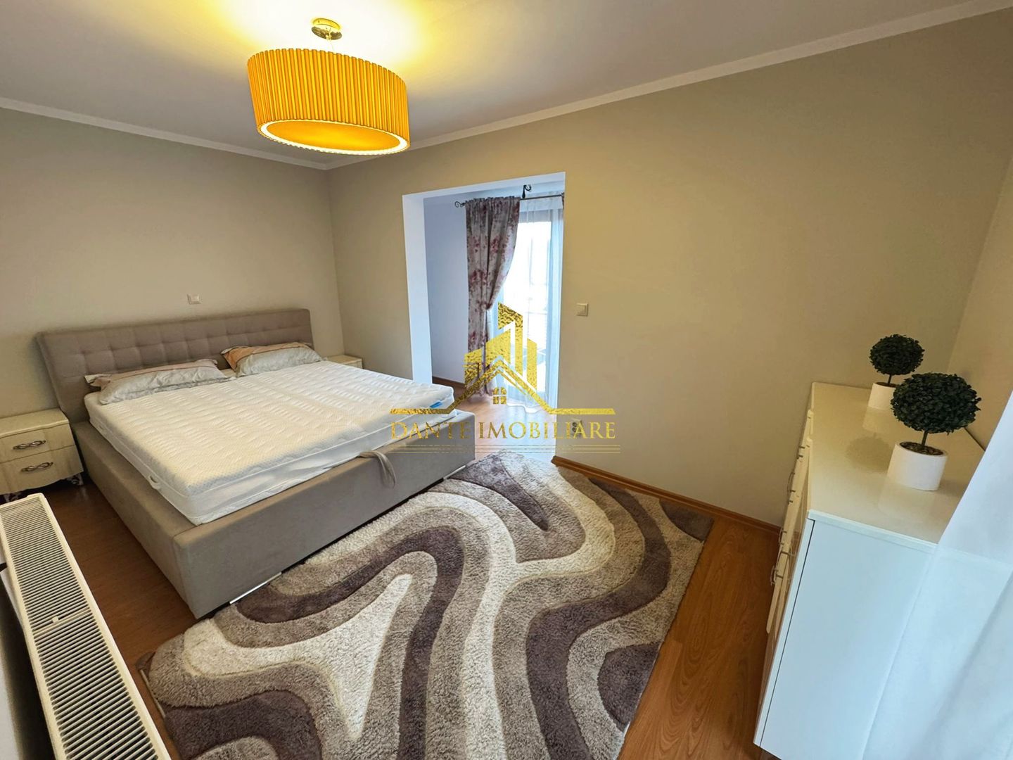 3 camere, mobilat modern, balcon, parcare, Dambul Rotund - Poză 1