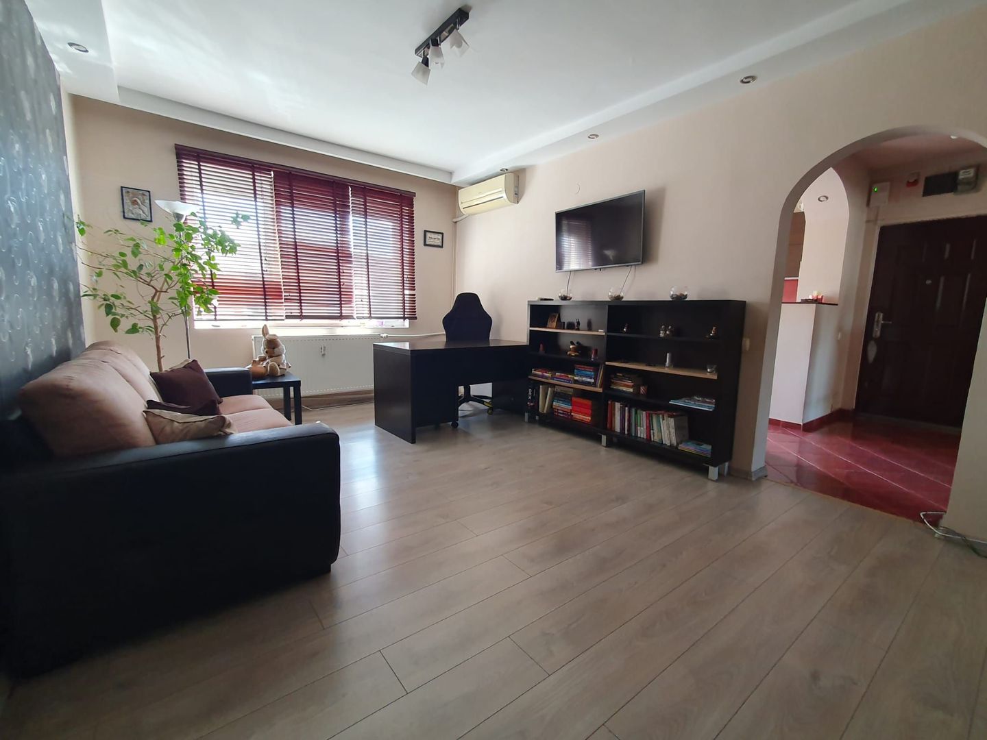 De vanzare apartament 3 camere Dristor-Baba Novac - Poză 6