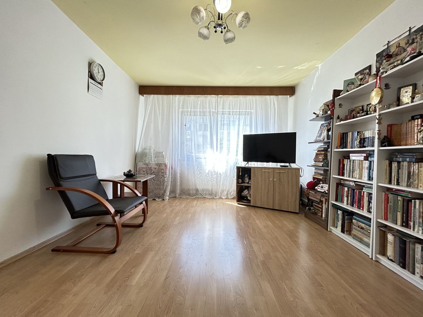 Apartament 4 camere 70 mp 2 bai centrala termica - Inel 2 - Scoala 39 - Poză 2