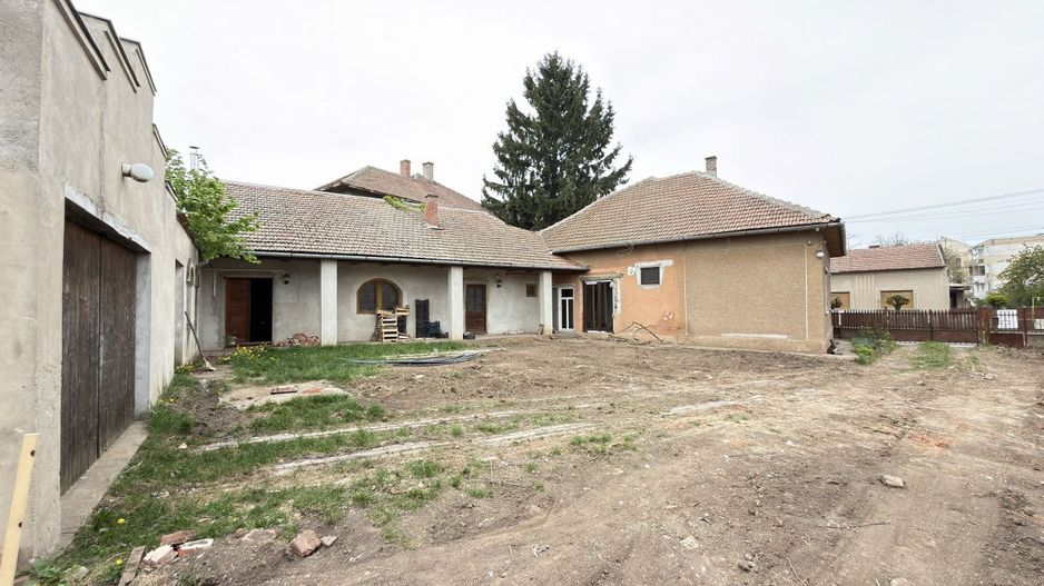 Proprietate cu 2 case | Teren 546 mp | Str. Albinelor Nr.18 - Carei - Poză 3