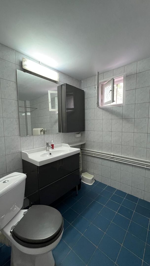 Apartament in vila cu 6 camere si curte proprie de 202 mp - Poză 13