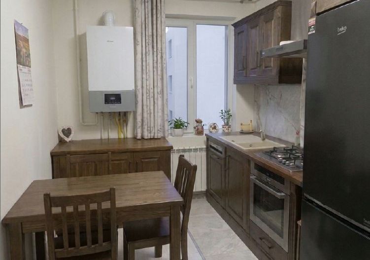 Apartament 2 camere, ultracentral, et.3, renovat, mobilat - Poză 1