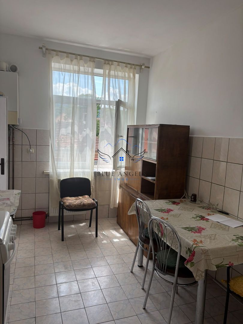 Apartament cu 3 camere – zona centrală - Poză 7