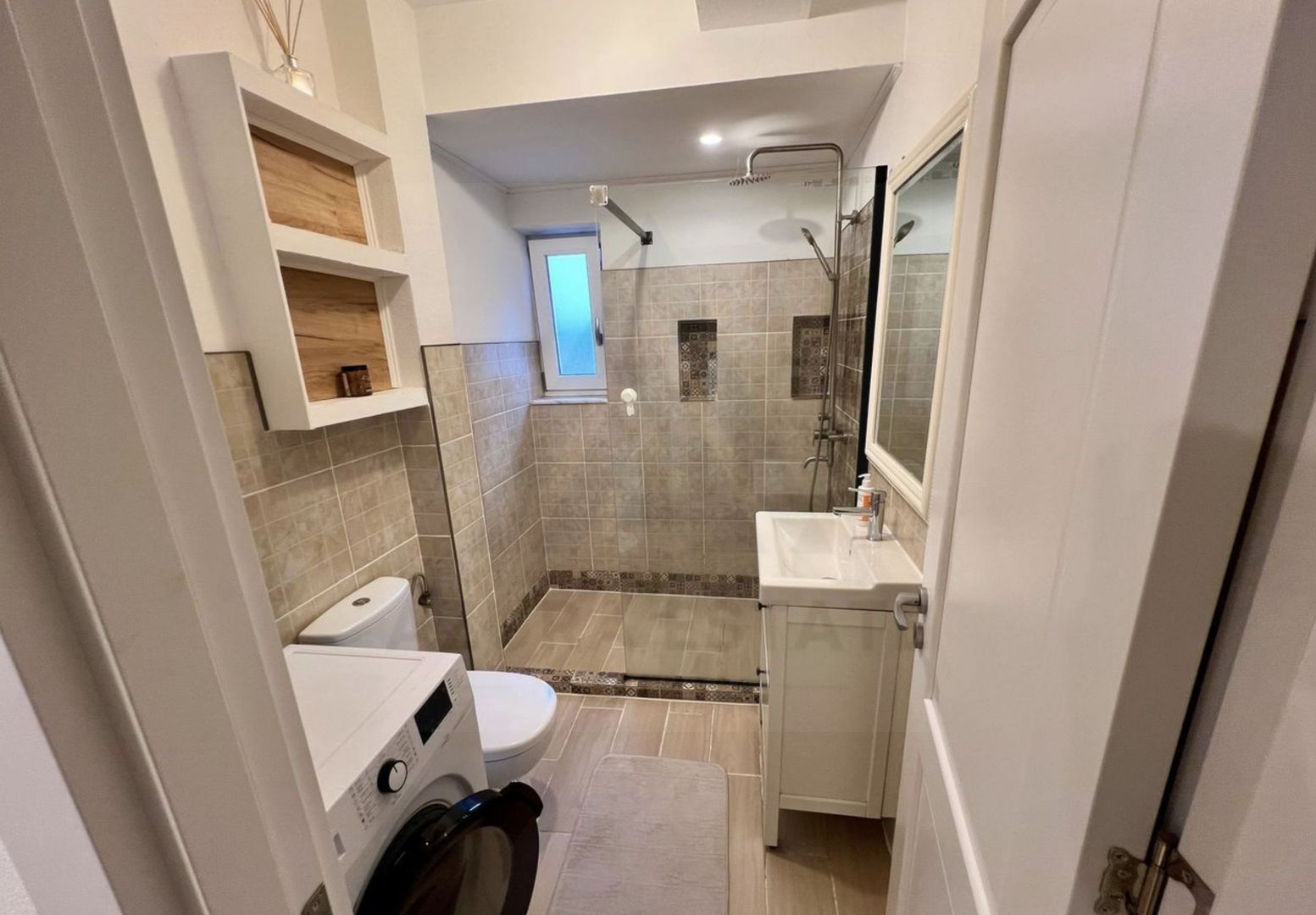 Apartament modern 54 mp utili 2 balcoane si parcare Calea Surii Mici - Poză 8