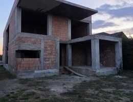 Vila la roșu  Strejnicu I SU 520 mp, teren 1.585 mp I - Poză 3