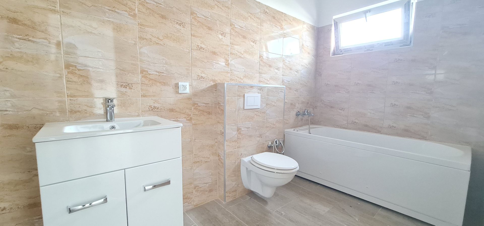 Casa 4 camere finalizata intabulata cartier Izvor Tarlungeni - Poză 8