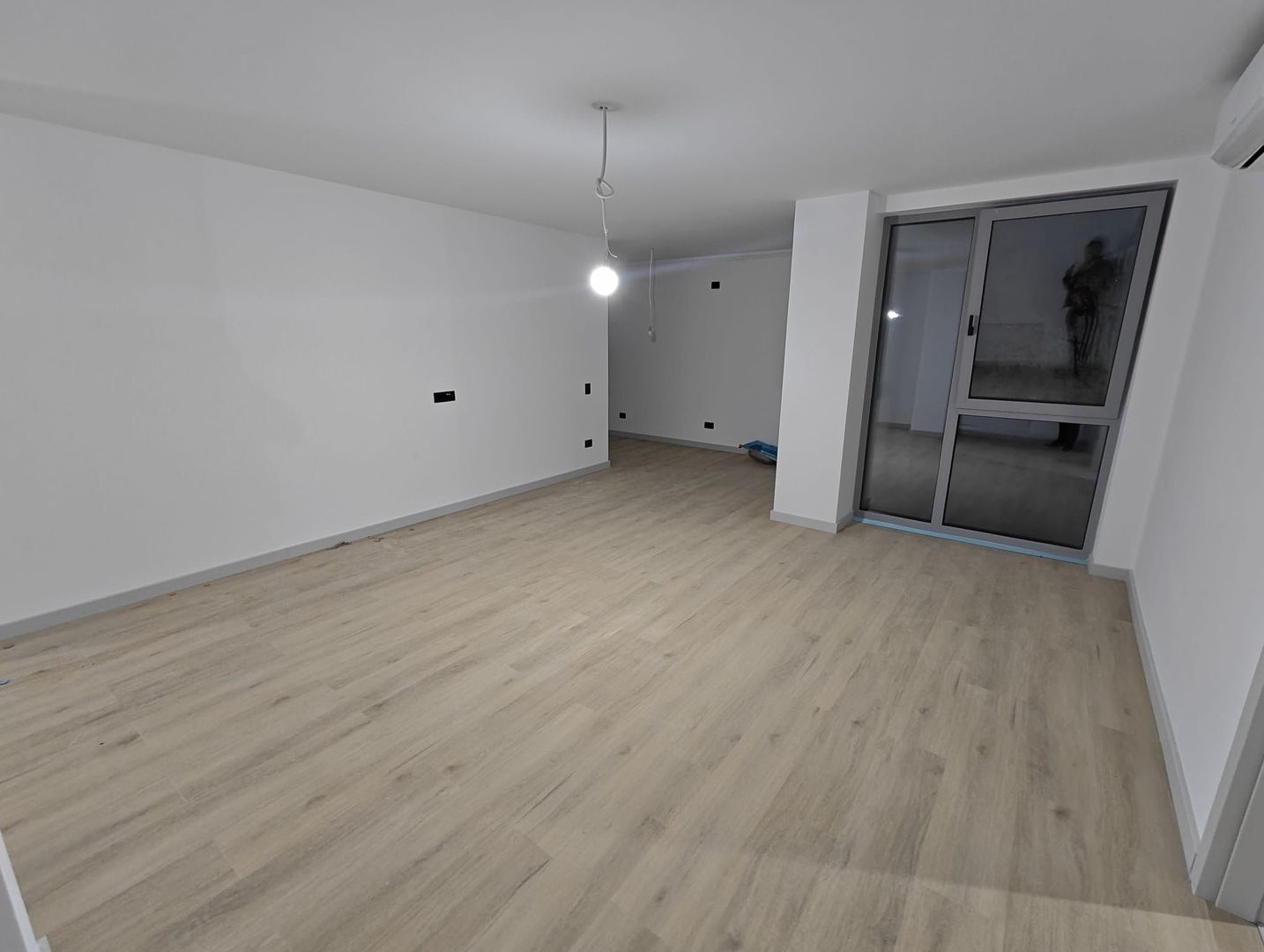 Apartament 3 camere lux la prima inchiriere - Poză 2