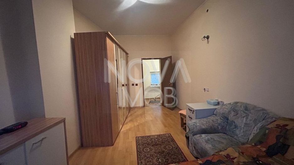 Casa de vanzare 200 mp cu spatiu comercial la parter, strada Lunga - Poză 12