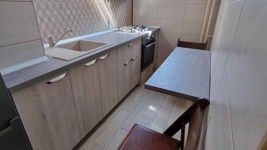 De Inchiriat: Apartament 2 Camere Elegant și Nou | Metrou Brâncoveanu - Poză 10