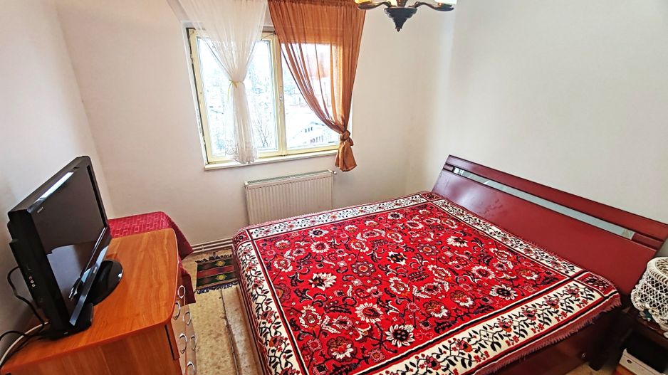 3 Camere, Central, Ideal pentru Familie, Liniste, An '81 - Poză 12