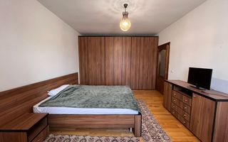 Apartament cu 3 camere decomandate la etajul 1, Tolstoi - Poză 1