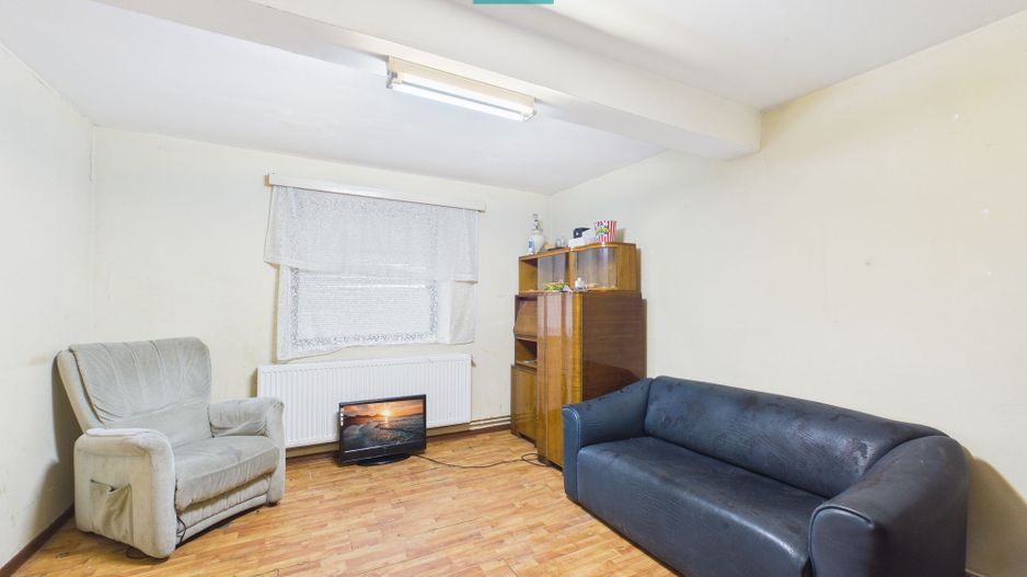 Casă cu 755 mp teren, zonă centrală Curtici - Poză 5