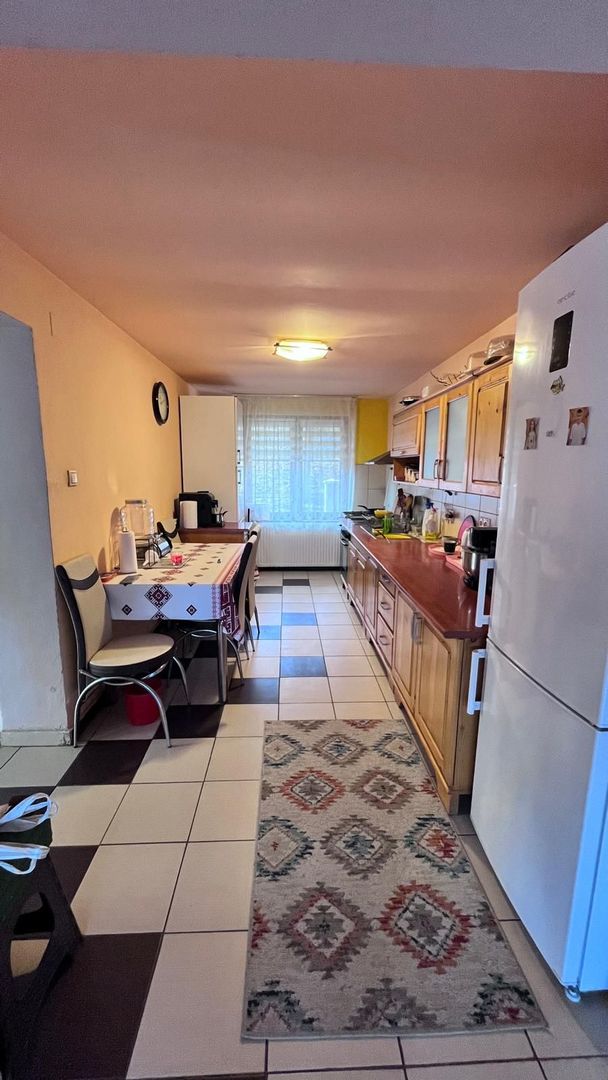 Casa de vanzare in Micesti pe 2 nivele si demisol cu garaj - Poză 8