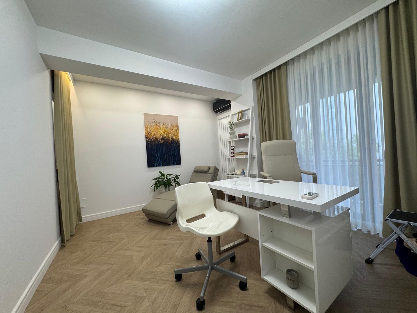 4 CAMERE| OPORTUNITATE DE INVESTITIE| multiple optiuni de folosinta - Poză 1