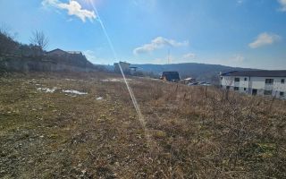 Teren intravilan de 3000 mp în Bucium, Iași, cu deschidere de 40 m și panoramă deosebită, lângă pădurea de pini - Poză 1