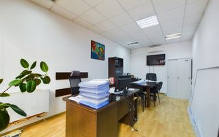 Clădire de birouri cu chiriași existenți - Poză 13