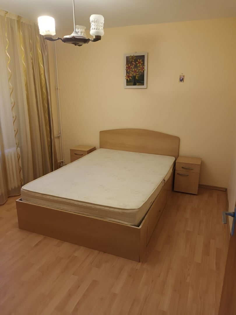 apartament 3 camere decomandat,metrou  zona Trapezului - Poză 3