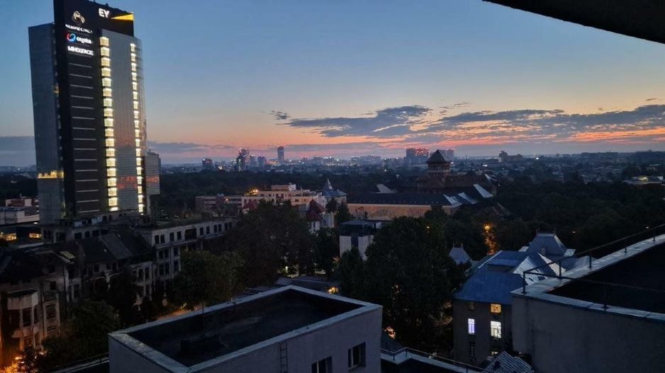 Inchiriere apartament cu 3 camere | P-ta Victoriei - Poză 11