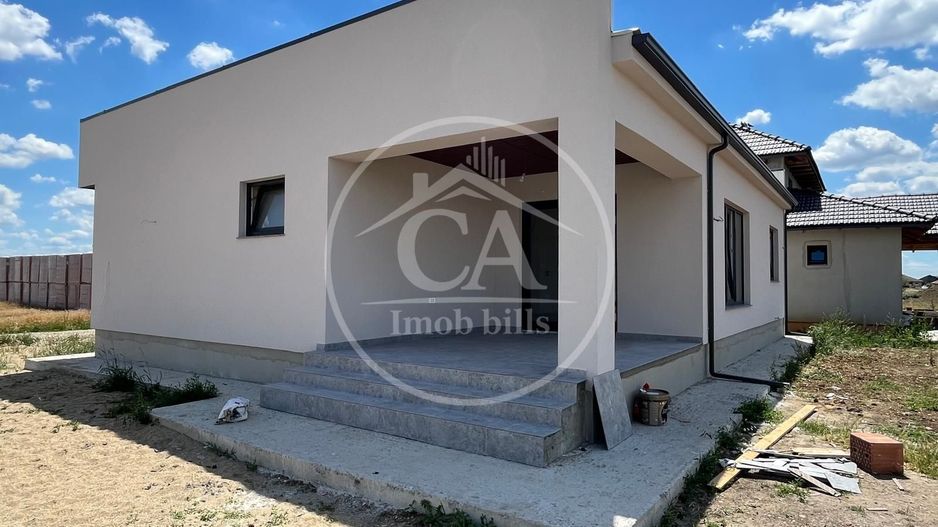 Casă de vânzare cu 4 camere în Santandrei , Bihor - Poză 2