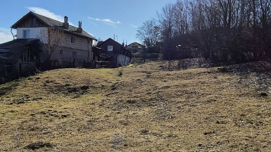 Teren intravilan 3526 mp cu vedere superba catre munte! - Poză 15