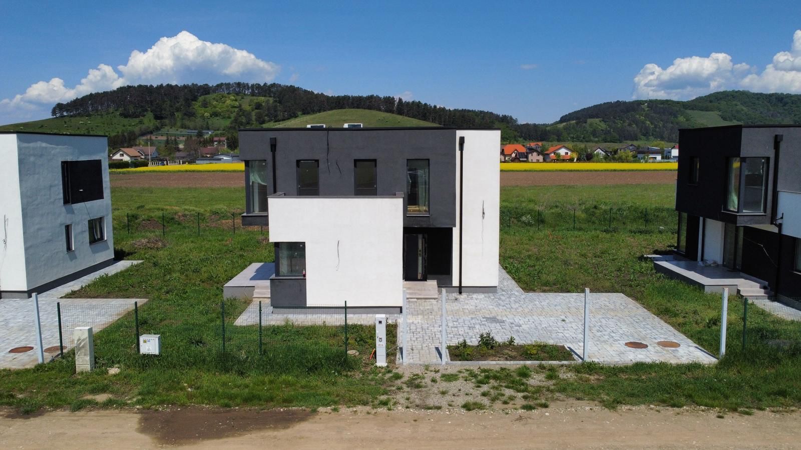 Casă/Vilă cu 5 camere de vânzare - Sânpetru - Poză 4